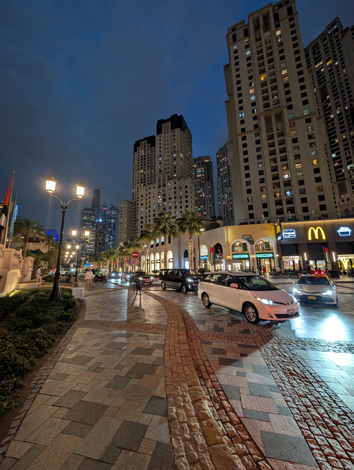 Dubai: De la Destinație de Vis la Capcană Turistică