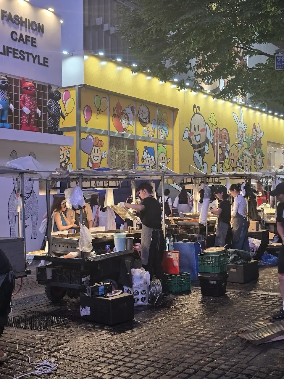 Seul vs. Tokyo: Experiența Mea Într-un Oraș Vibrant, Plin de Viață și Fără Google Maps (Ghid 2025)