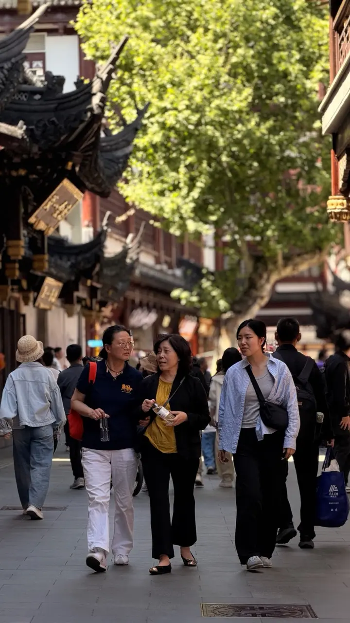 Image 5 for GT41:Asia Ep3 | City of Gods: O dimineata la templu Shanghai