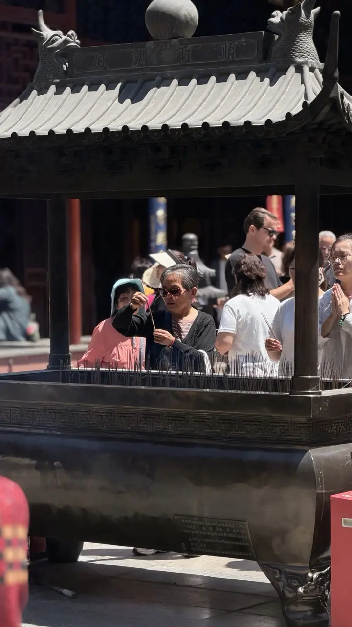 Image 9 for GT41:Asia Ep3 | City of Gods: O dimineata la templu Shanghai