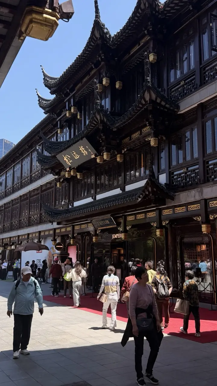 Image 10 for GT41:Asia Ep3 | City of Gods: O dimineata la templu Shanghai