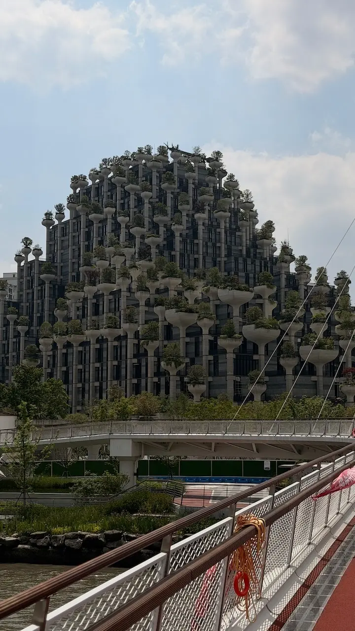Image 11 for GT41:Asia | 1000 Trees Shanghai: Beton, verdeață și mall-ul fantomă