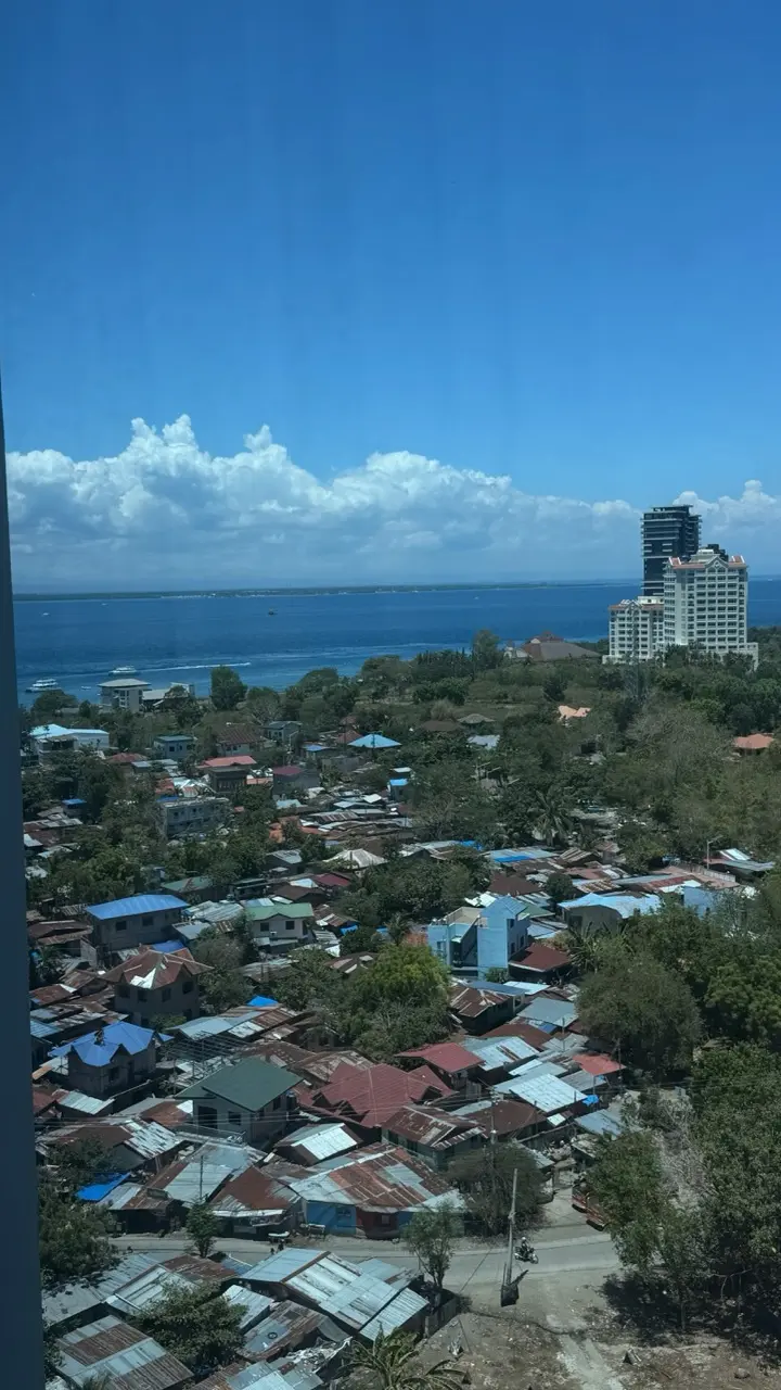Image 3 for GT41: Asia | Cebu: Beton și somn sub cer liber