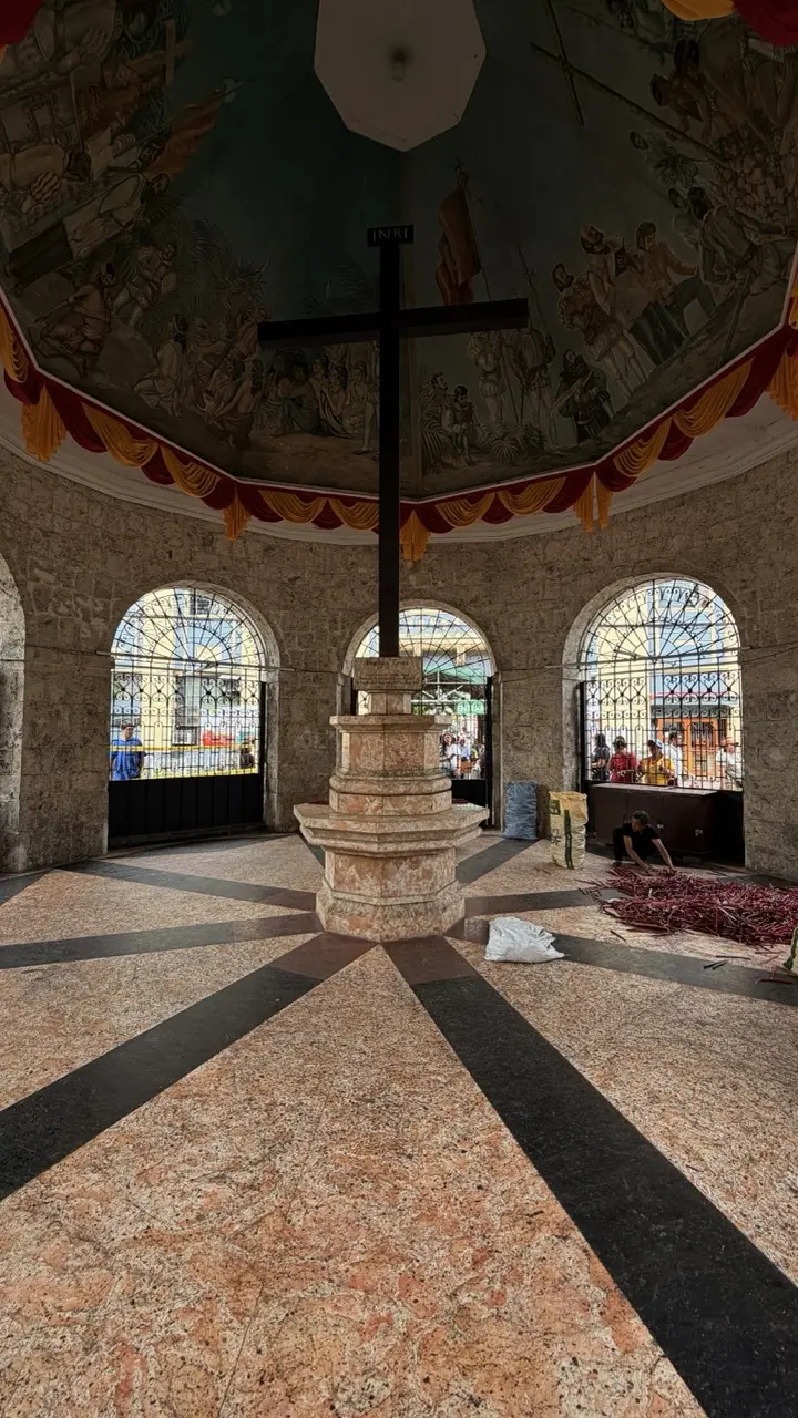 Image 12 for GT41: Asia | Cebu: Beton și somn sub cer liber